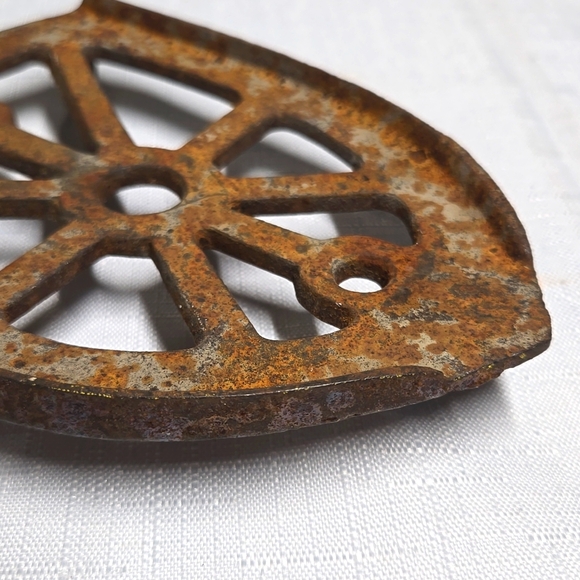 Vintage Antique Sad Iron Trivet Stand Rustic Patina Metal Cast Iron Primitive - Picture 11 of 17
